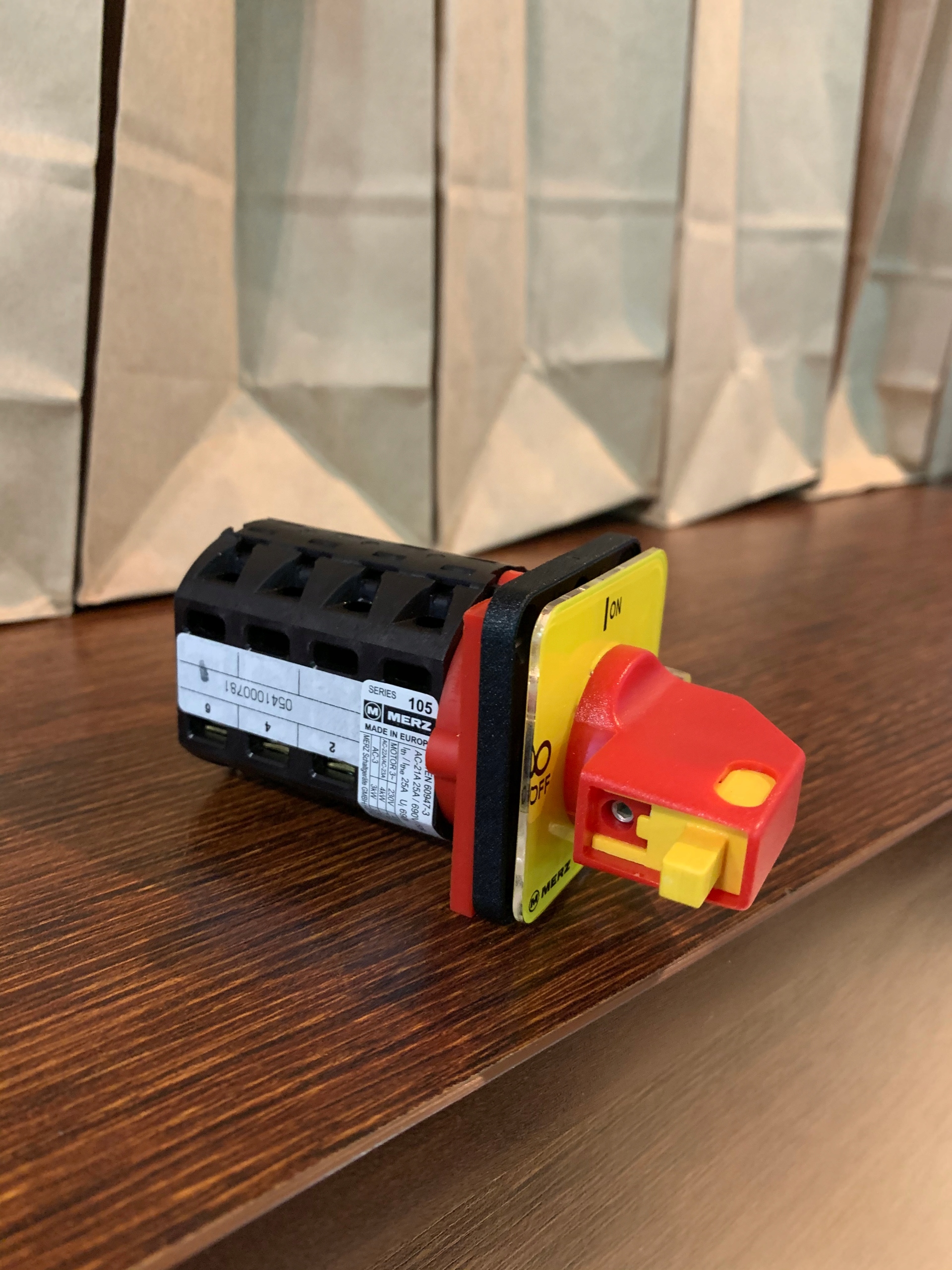 Włącznik wyłącznik główny NORTON CLIPER jumbo MERZ Kod producenta 00310006622