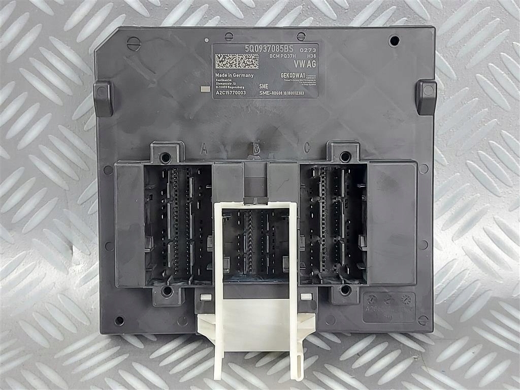 модуль BCM БЛОК УПРАВЛЕНИЯ бортовой vw GOLF VII JETTA