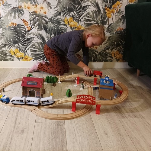 Kolejka Drewniana Pociąg na Baterie Tory 390cm Lokomotywa + Wagony Jakość Szerokość produktu 90 cm