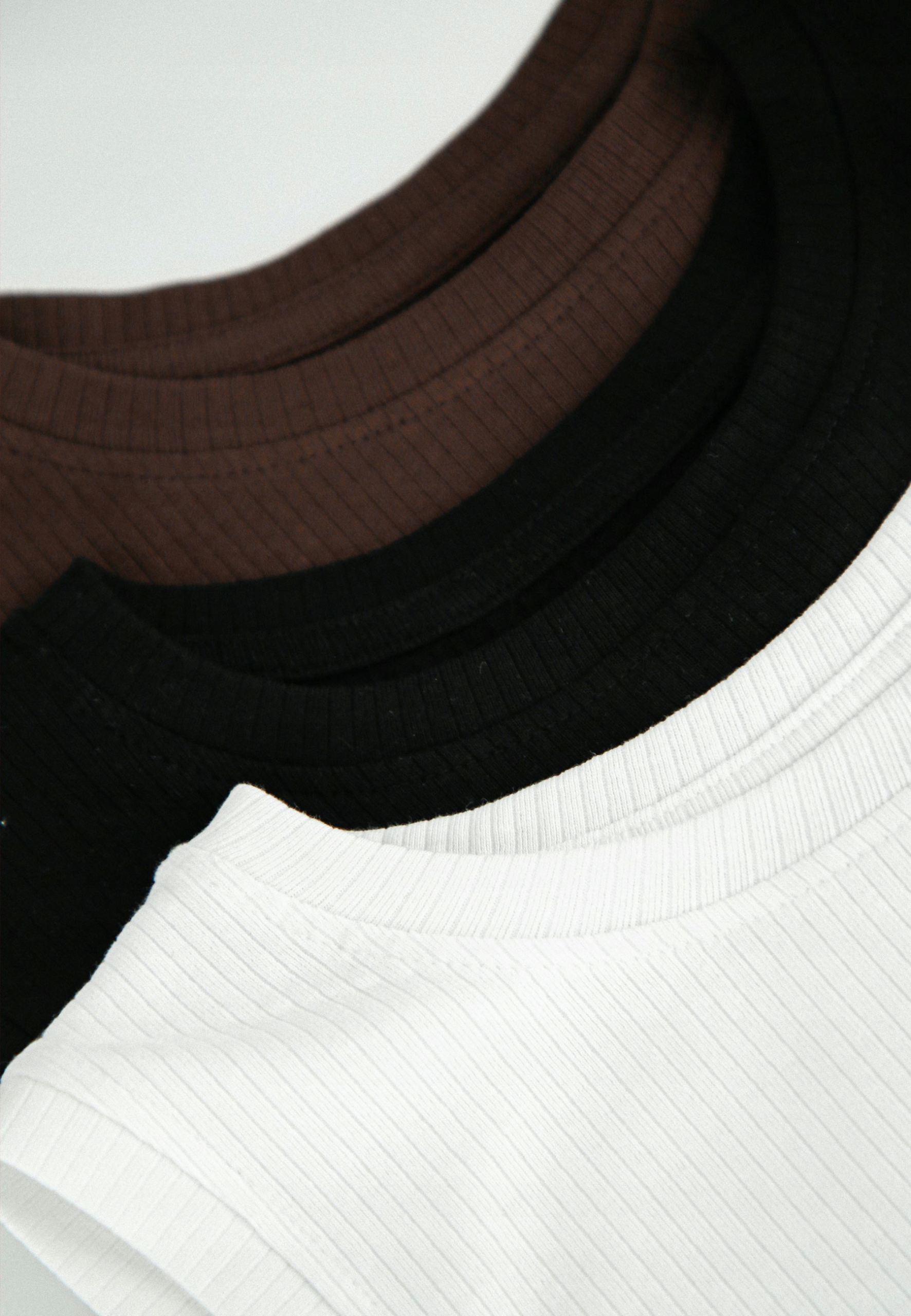 DAMSKI PRĄŻKOWANY TOP SLIM FIT BIAŁY VOLCANO T-DEMI XXL Rozmiar XXL