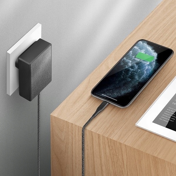 

Uniq Ład. siec. Votre Slim Usb-c Pd 18W Mfi + kabe