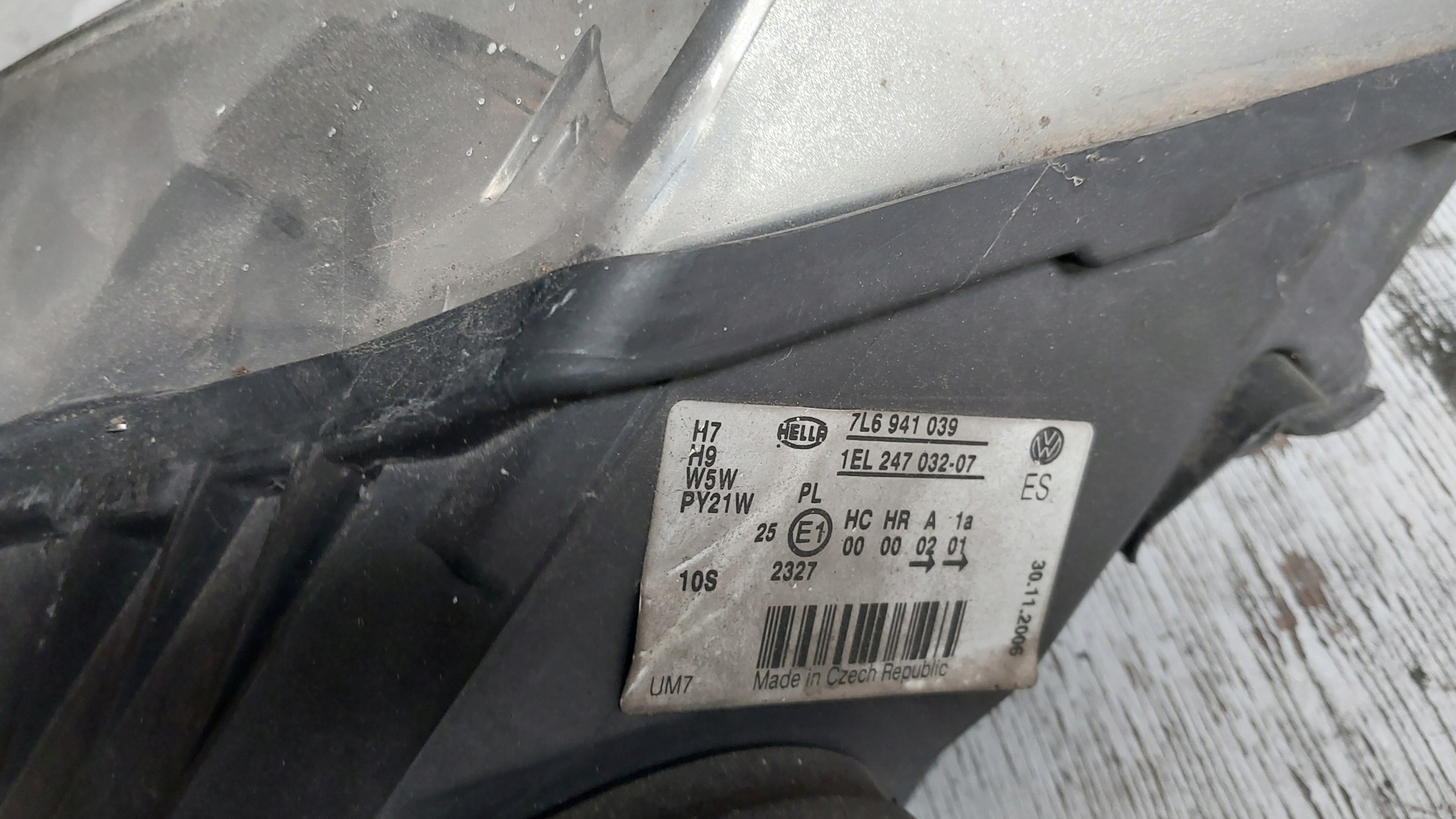 light front front VW TOUAREG LIFT 2007-2010 7L6941039 left