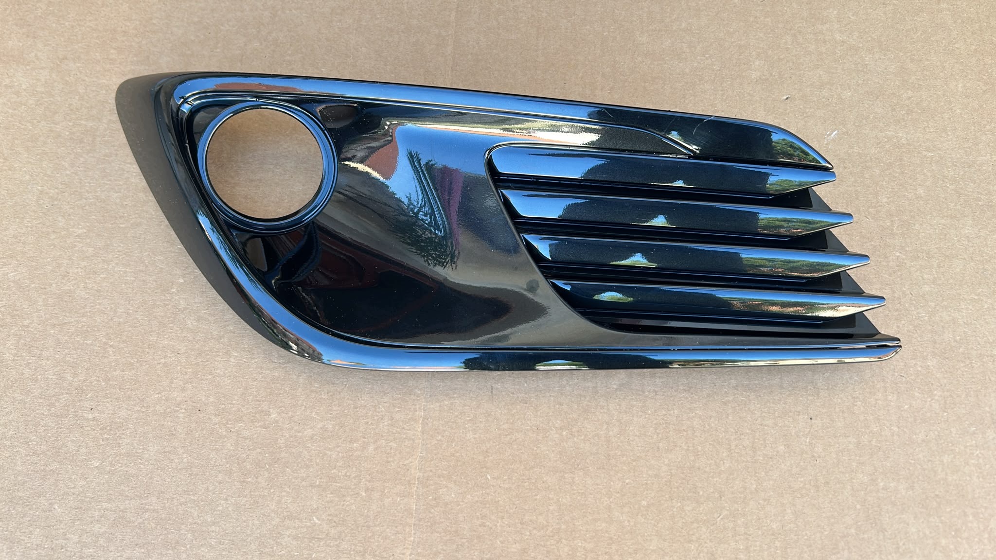 grid frame fog lights left left front TOYOTA AURIS II 15- LIFT