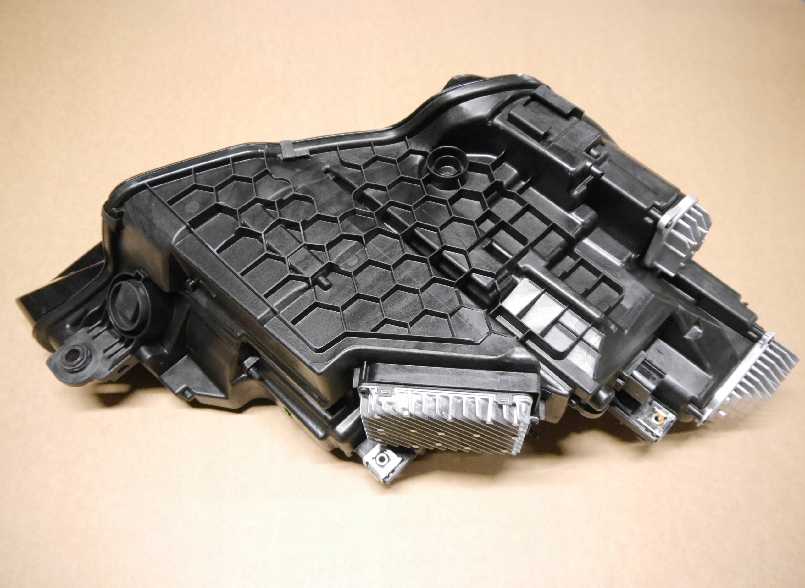 AUDI E-TRON 55 LAMPA FULL LED 4KE941039 Typ samochodu Samochody osobowe
