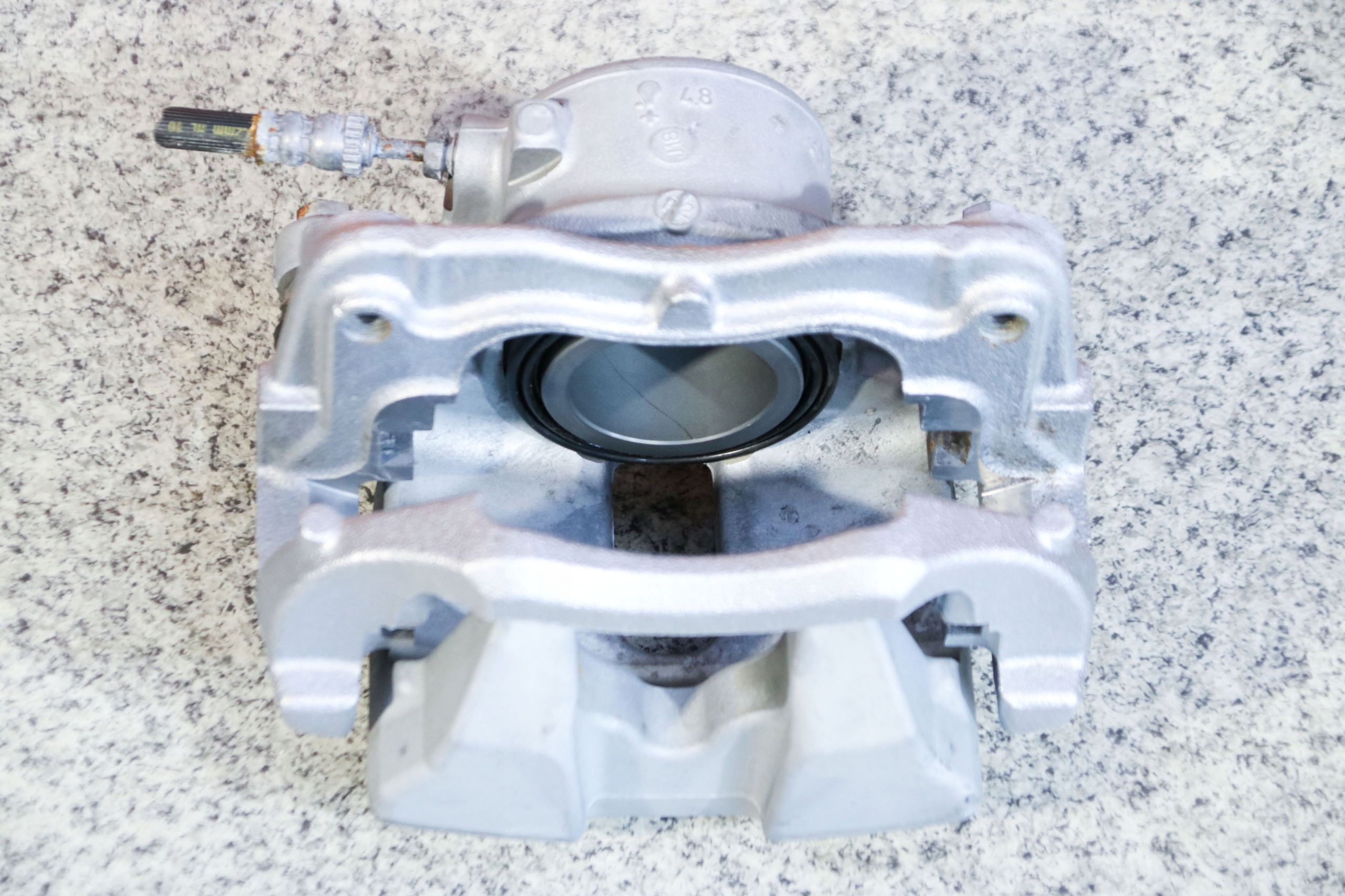 BMW X4 G02 caliper brake right front 60/24/330 8 km !!!