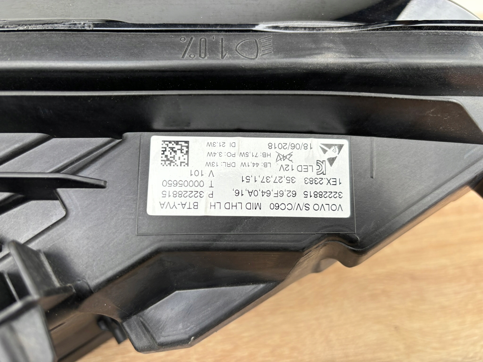 VOLVO V60 S60 17-21 ROK left light front FULL LED MID 32228815 D156DZ