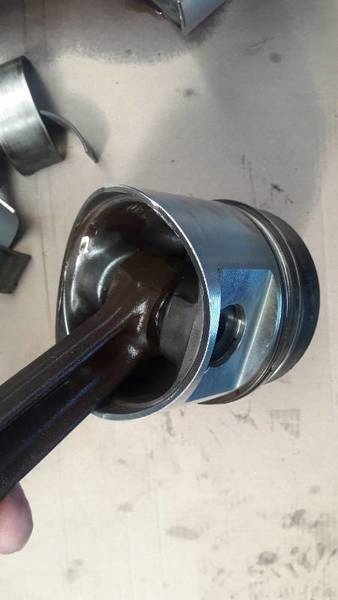 SILNIK DEUTZ F4L1011 TŁOK KOMPLETNY Marka maszyny Inna