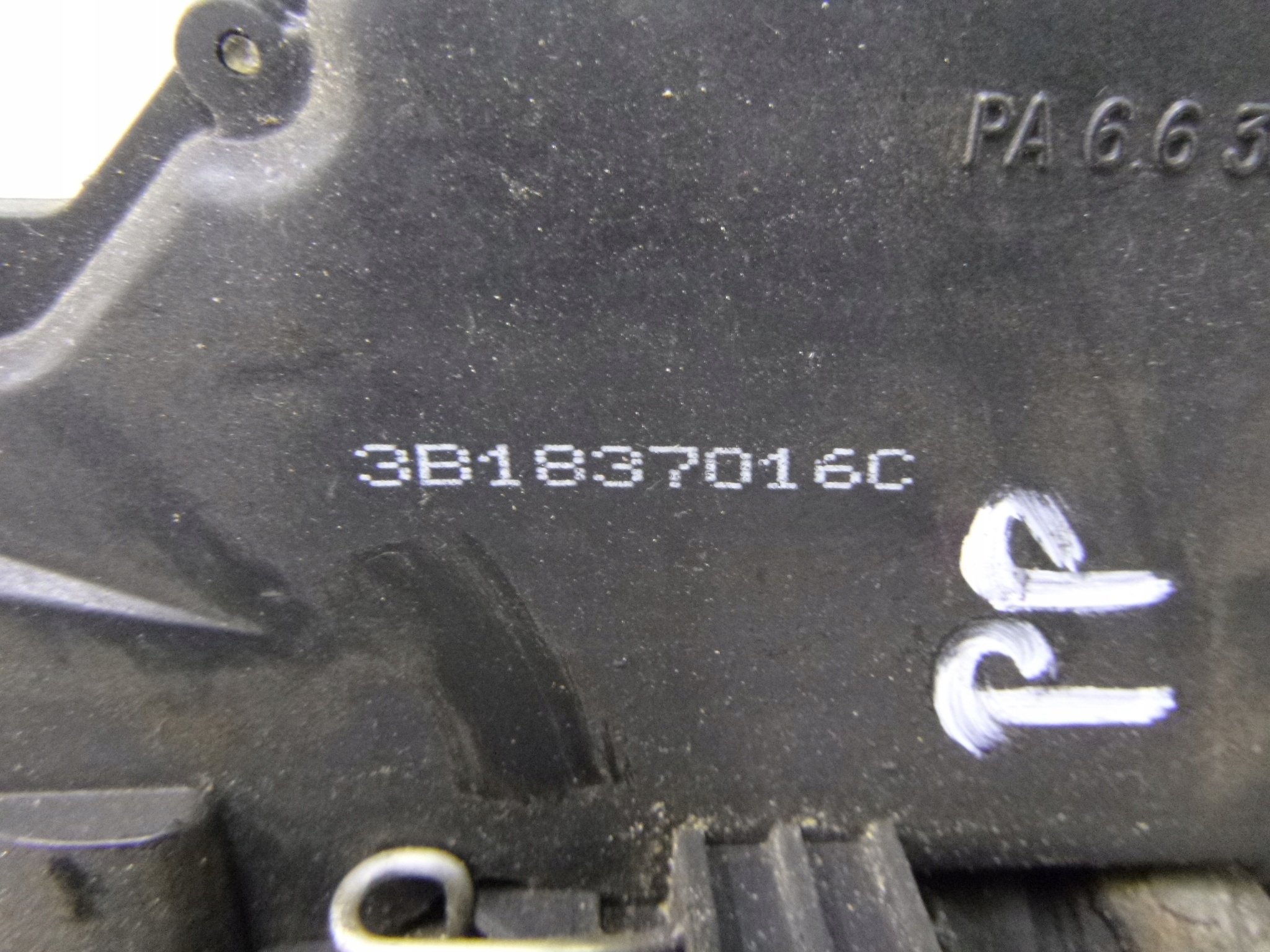 lock front right Skoda Octavia 2000r.