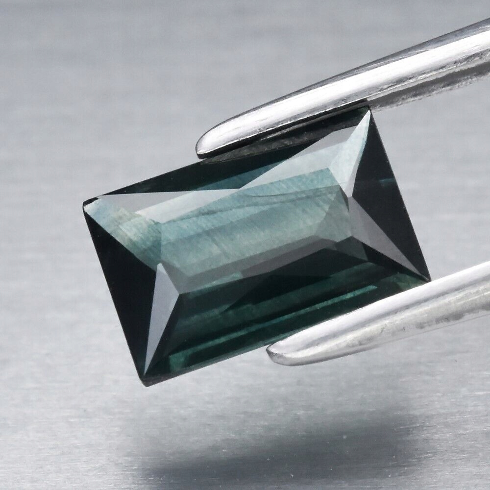 Safír 1.25ct Zelená Bageta eCertifikát Wbd