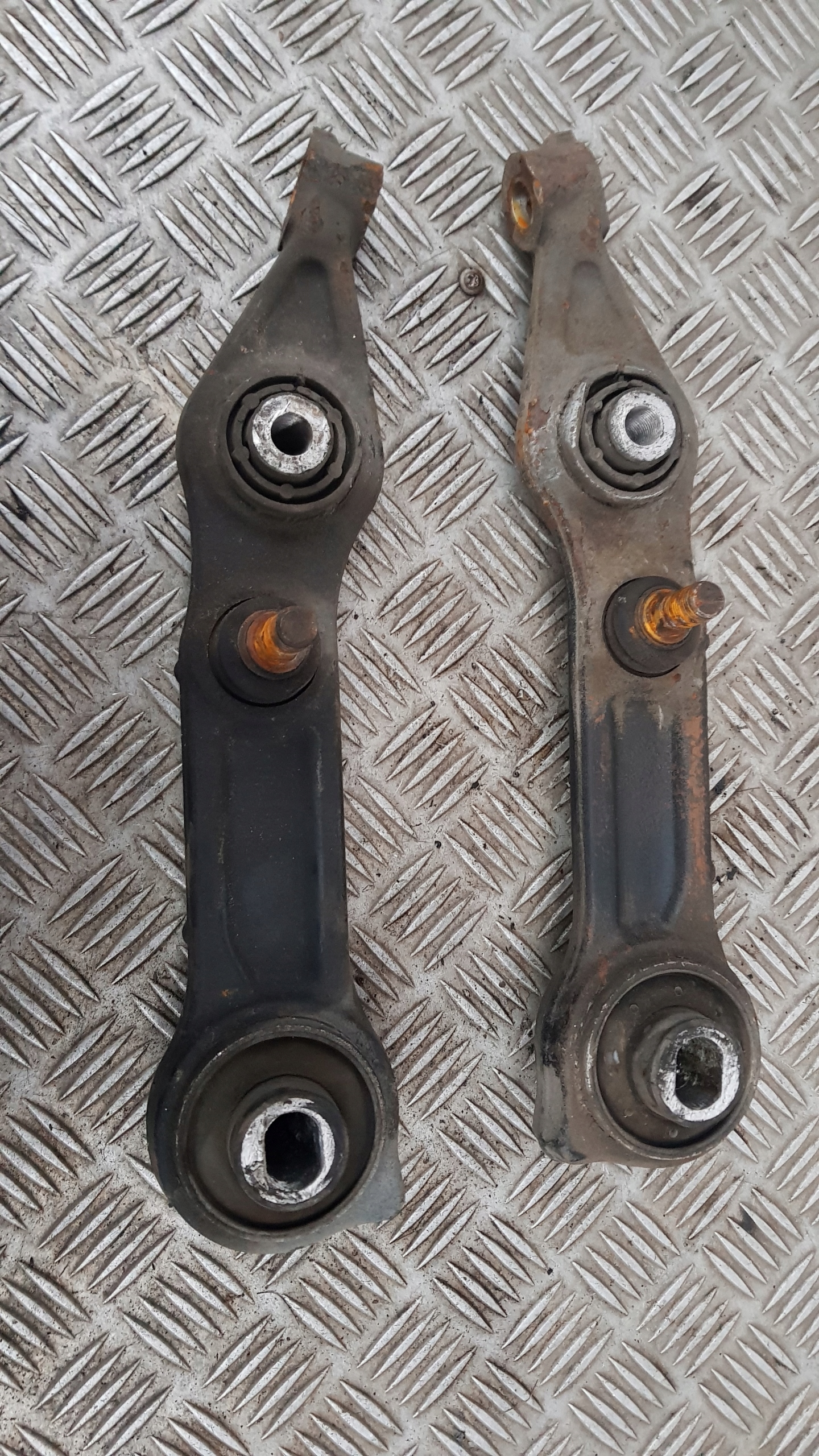 MERCEDES W211 Querlenker rechts oder links unterer