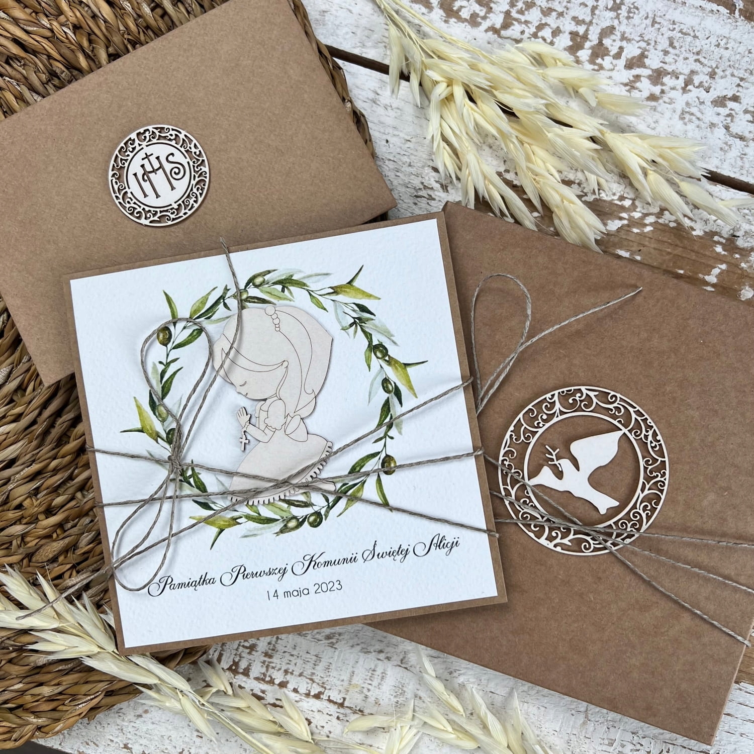 Ručně vyráběná společenská pohlednice pro dívku zelené olivy