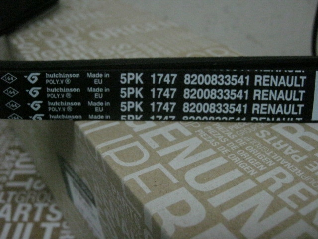 DACIA DUSTER LOGAN SANDERO 1 6 16V ZESTAW PASKA Part number 7701477517
