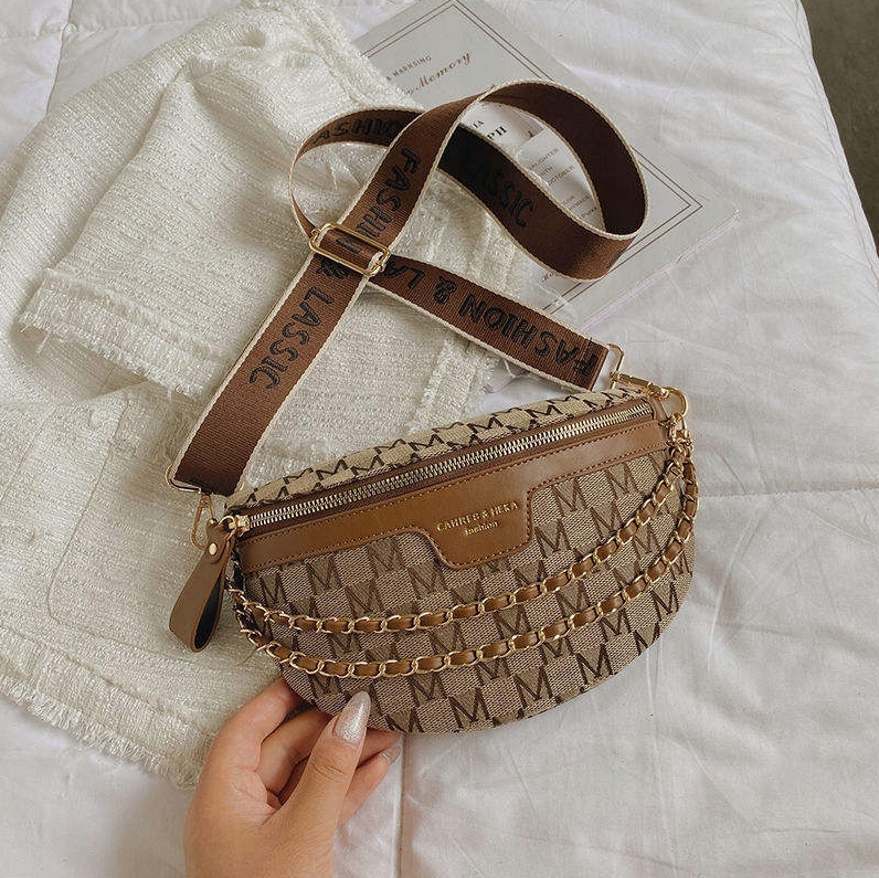 TOREBKA DAMSKA KLASYCZNA POJEMNA SASZETKA NA RAMIĘ Kolor brązowy