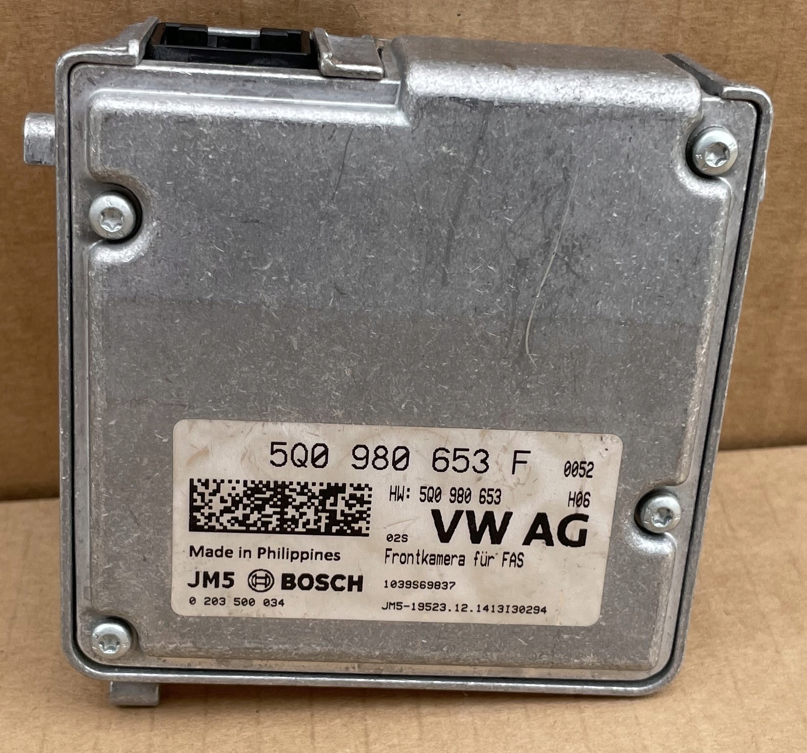 KAMERA front 5Q0980653F VW SKODA original