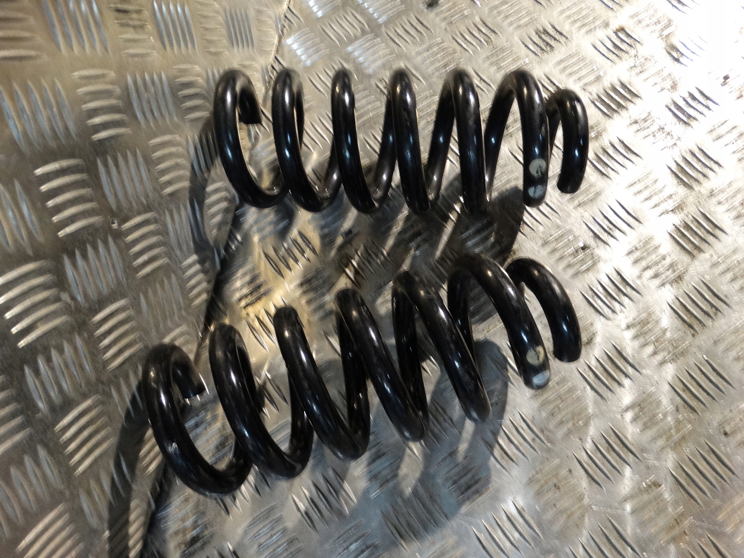 IDEALNE KPL. springs rear. MERCEDES C63 COUPE 1