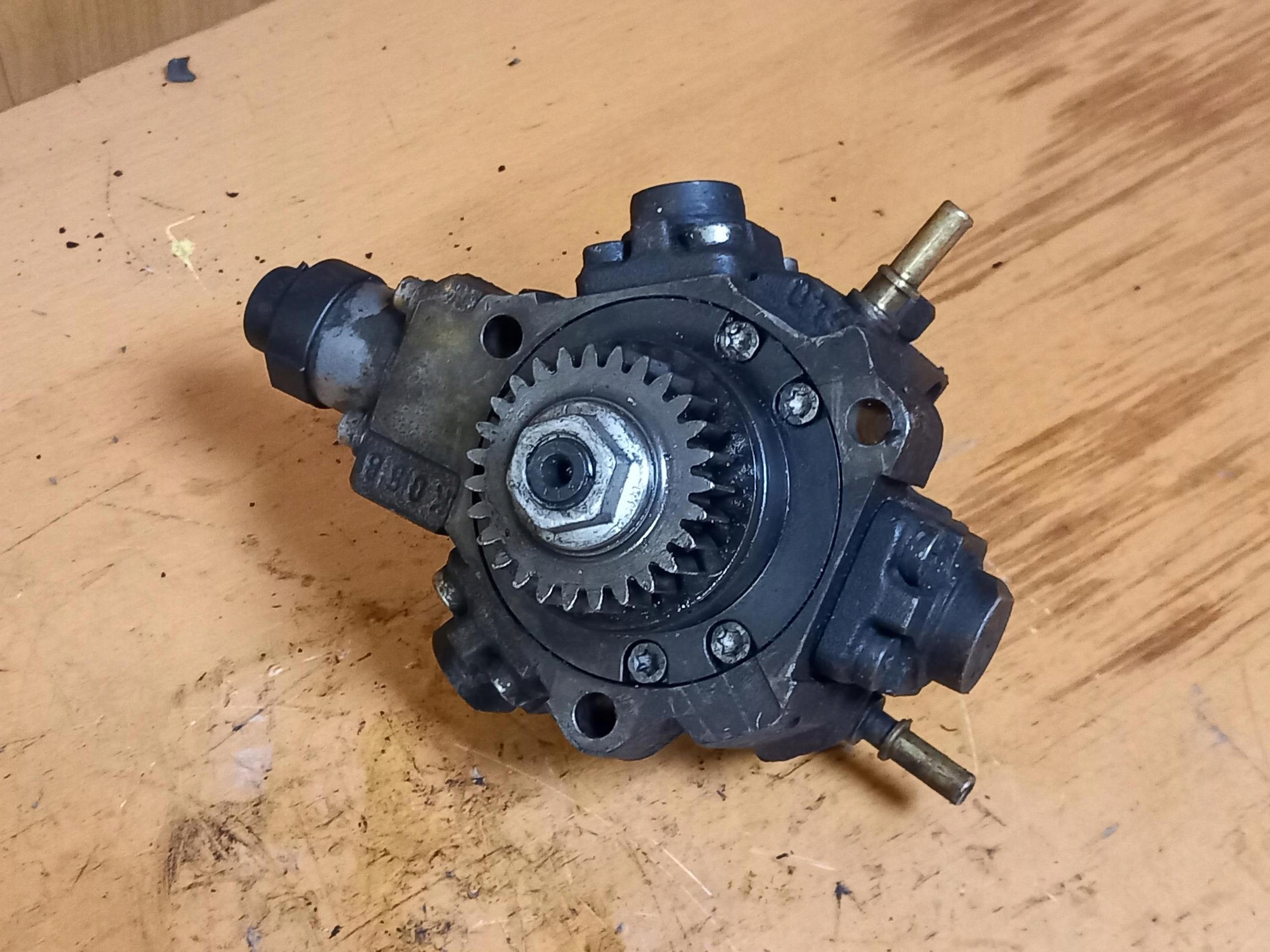 Einspritzpumpe RENAULT LAGUNA III 2.0 DCI 8200690744 07-14