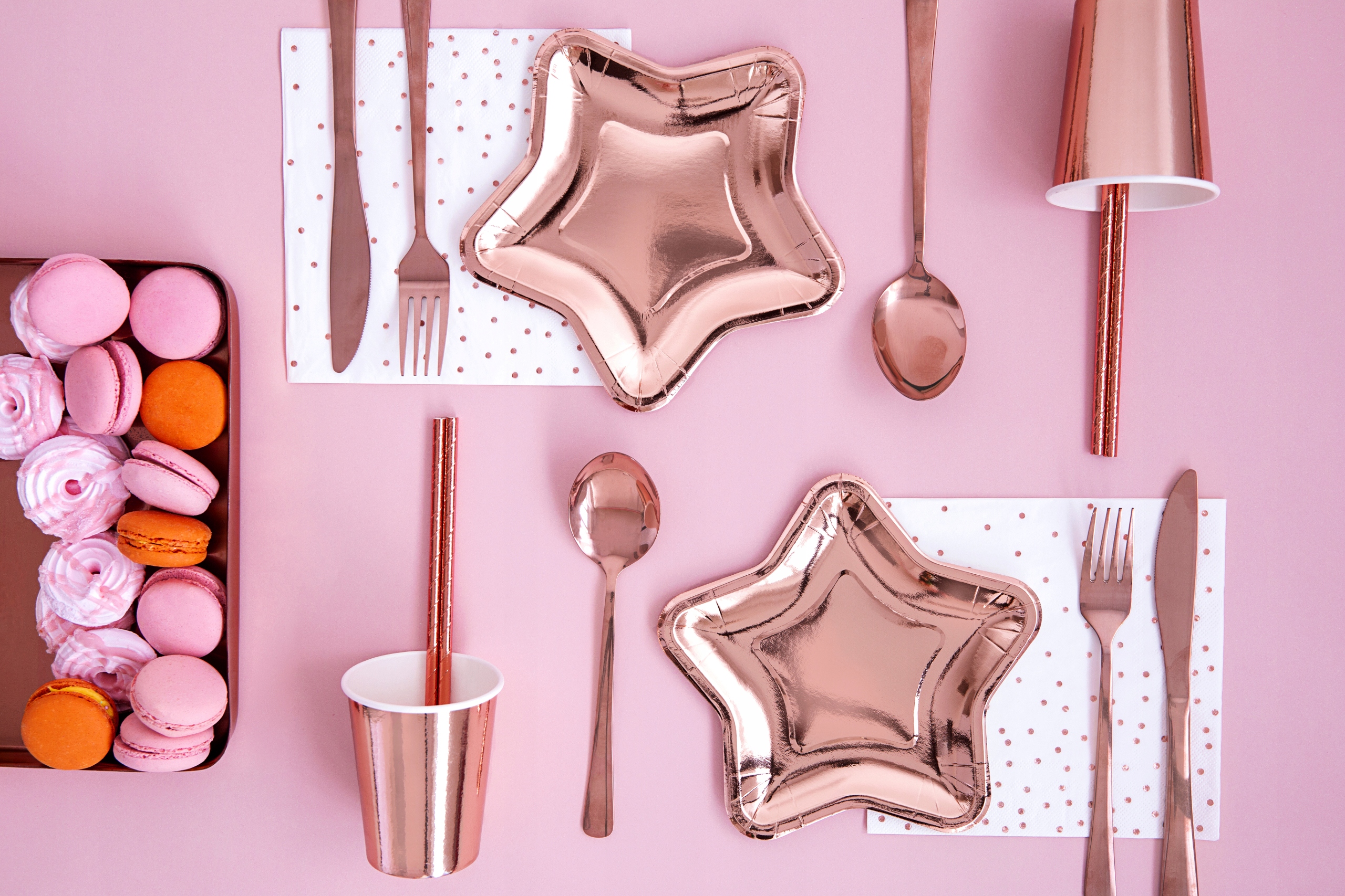 ZESTAW TALERZYKI GWIAZDKI KUBECZKI RÓŻOWE ZŁOTO-RN Kolor różowy