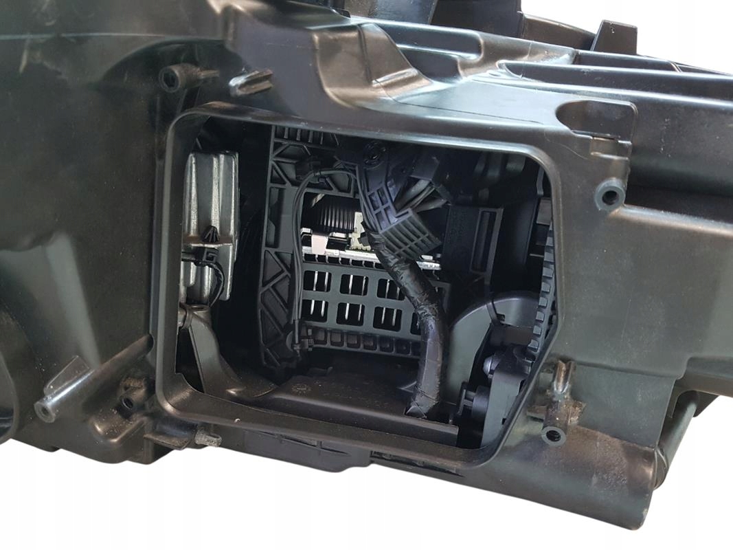 фара правая full led Audi A6 C8 4K0