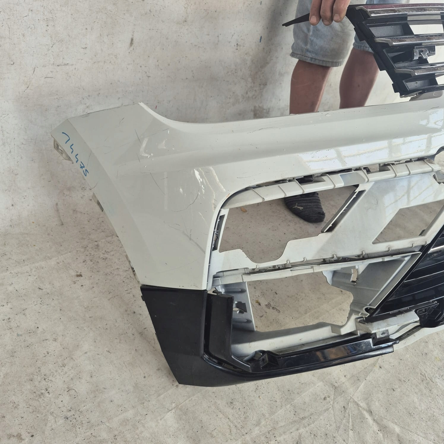 VW TIGUAN II 2 R-LINE 15-20 bumper front front 4XPDC