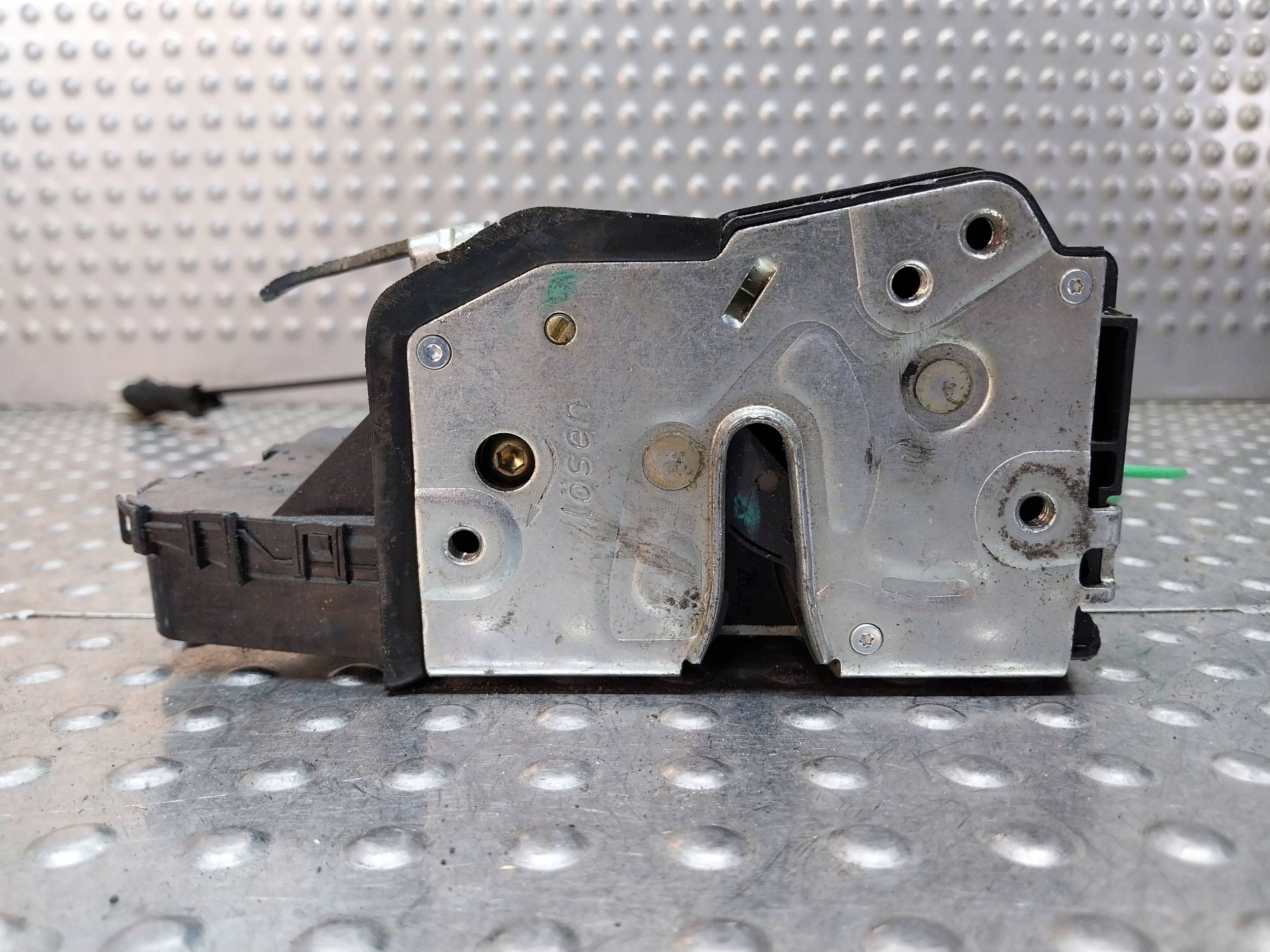 lock door right front 7 PIN 8206408 BMW E46