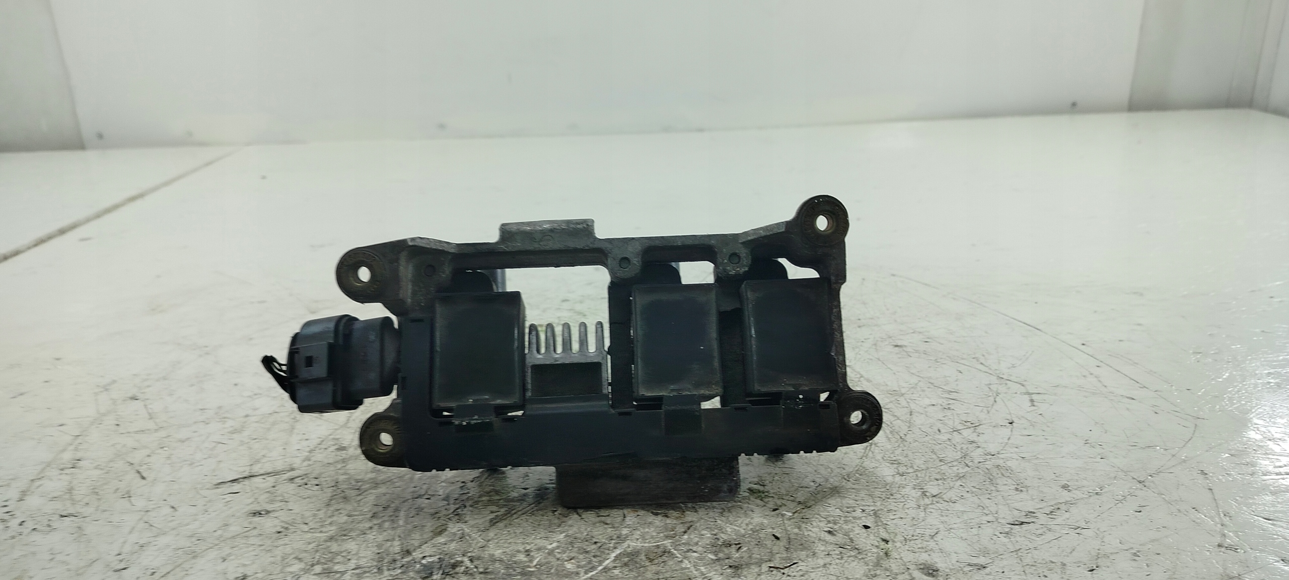 AUDI A6 C5 2.4 coil ignition 078905104