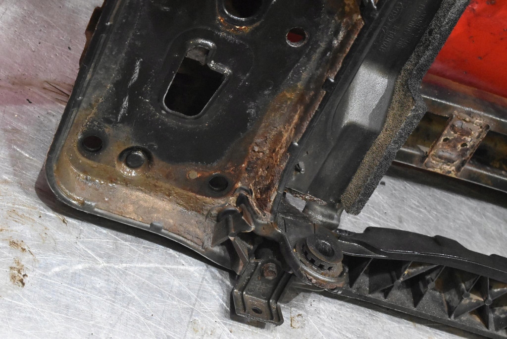 support panel for radiators pillar sider lock KIA SPORTAGE 2 II 2.0 16V 141 KM 04-08