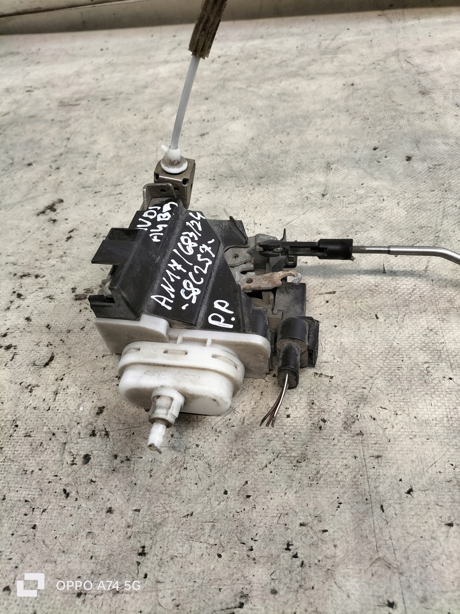 lock front right 8D1837016E AUDI A4 B5 EUROPA