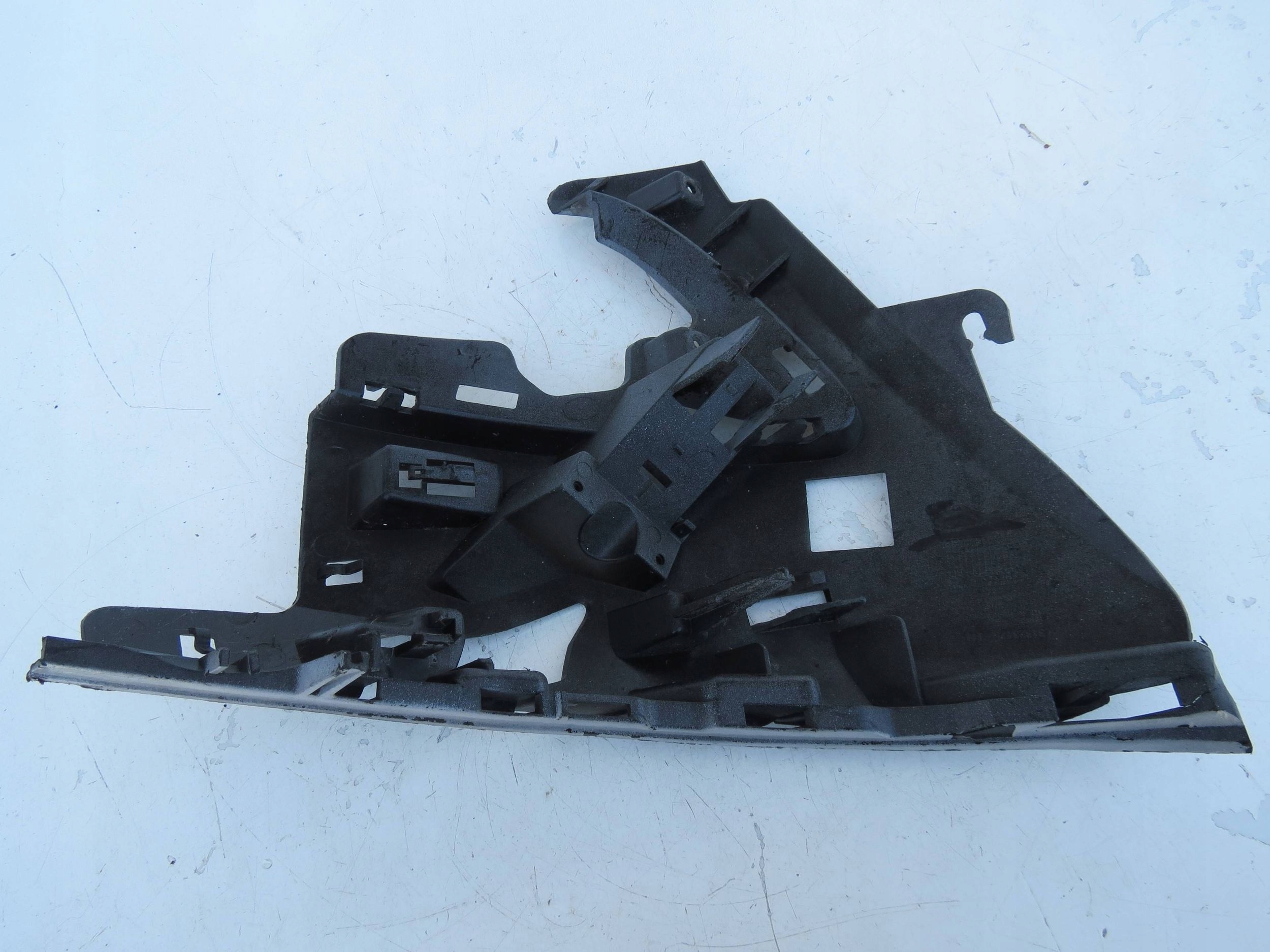 bumper bracket left front VOLVO S60 II V60 and 2.4 D5 215KM 10-18r