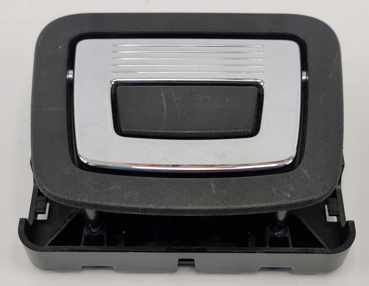 KLAMKA PODLOGI BAGAZNIKA MERCEDES W212 A2126800584