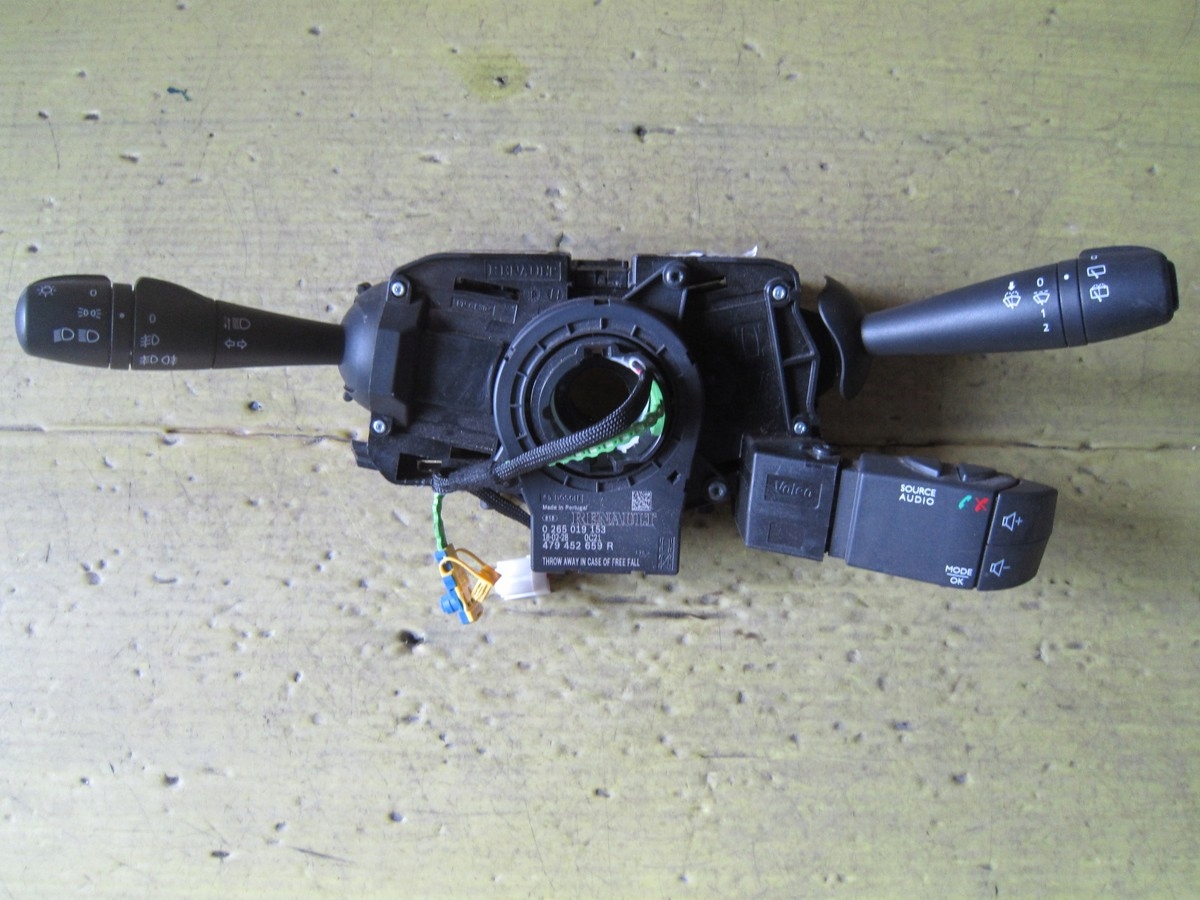 255679575R - DACIA SANDERO II FL РЫЧАГ ПЕРЕКЛЮЧЕНИЯ ПЕРЕДАЧ КОМБИНИРОВАННЫЙ ПЕРЕКЛЮЧАТЕЛЬ