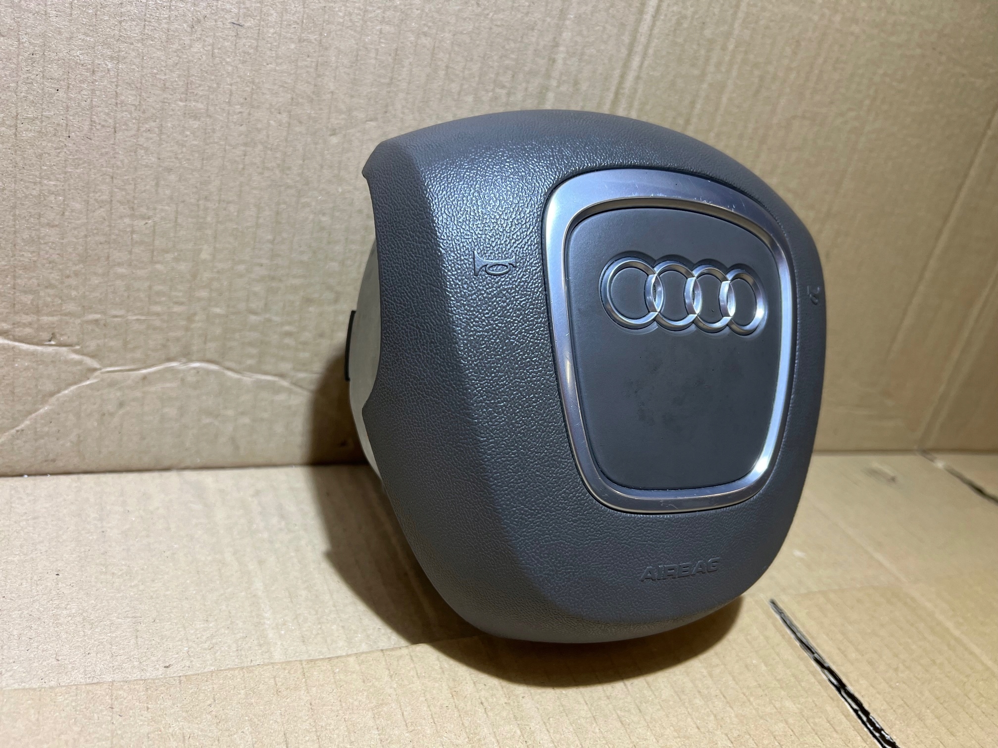 AUDI A8 D3 airbag POWIETRZNA airbag driver´s 3RAM 4E0880201BL