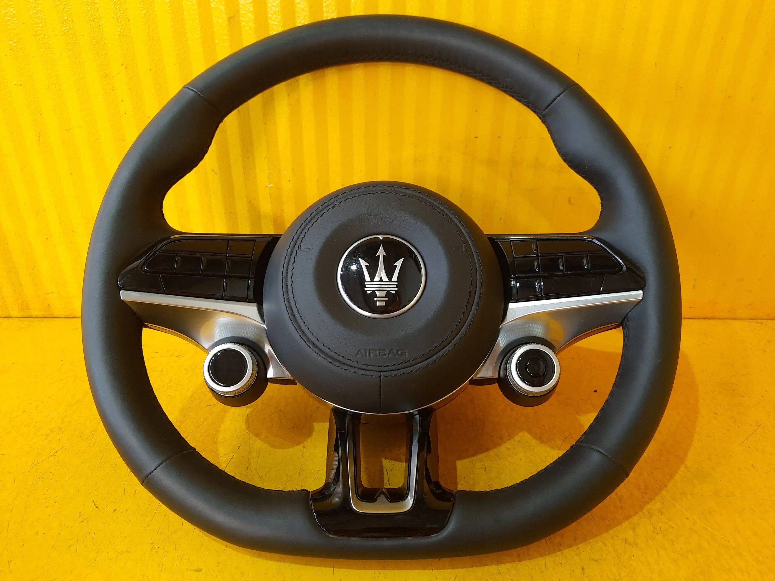 Maserati Греческий ТРОФЕЙ РУЛЬ МУЛЬТИФУНКЦИОНАЛЬНЫЙ