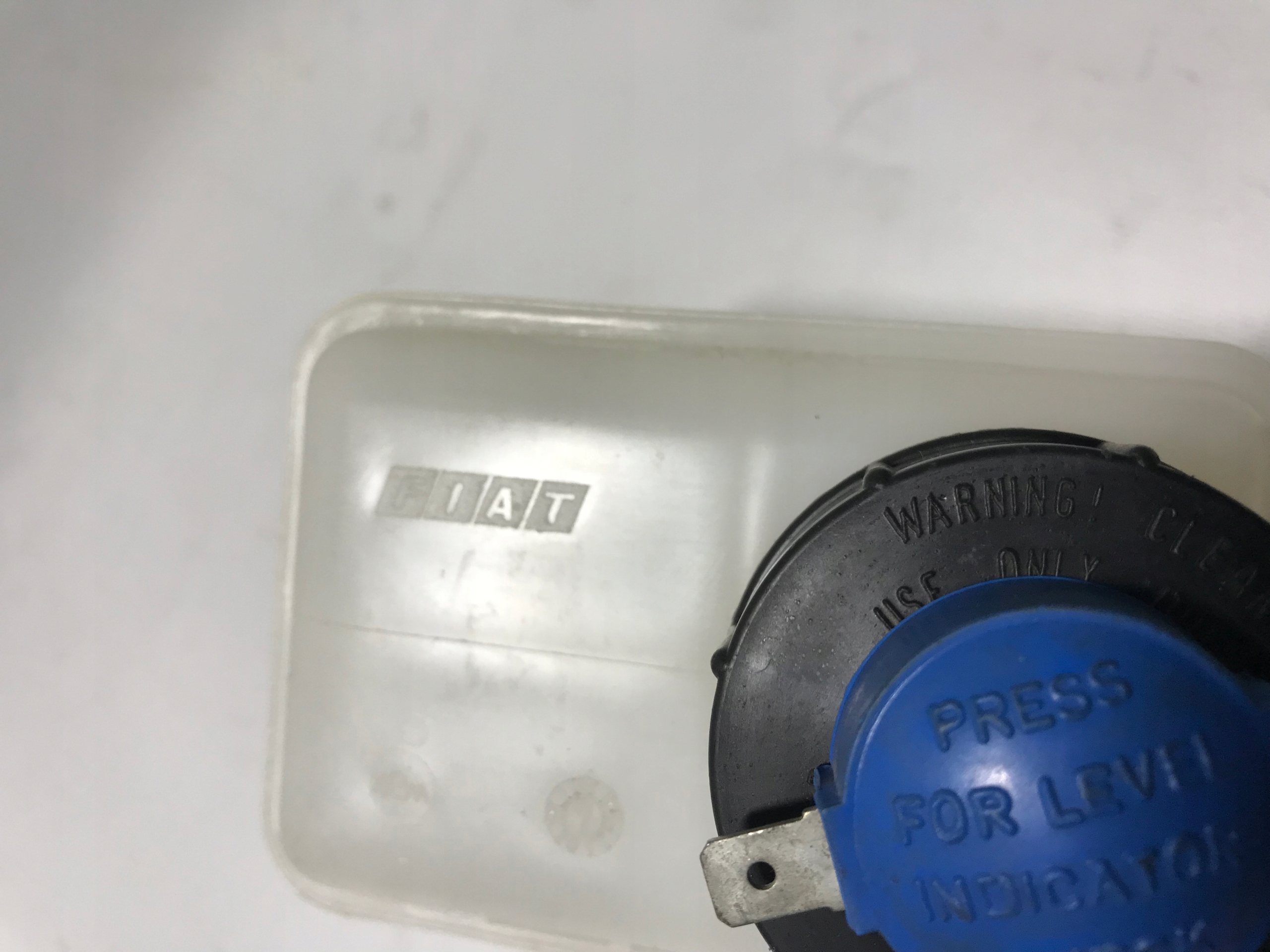 ZBIORNIK PLYNU HAMULCOWEGO FIAT 126p ORYGINAL Part number 4394451