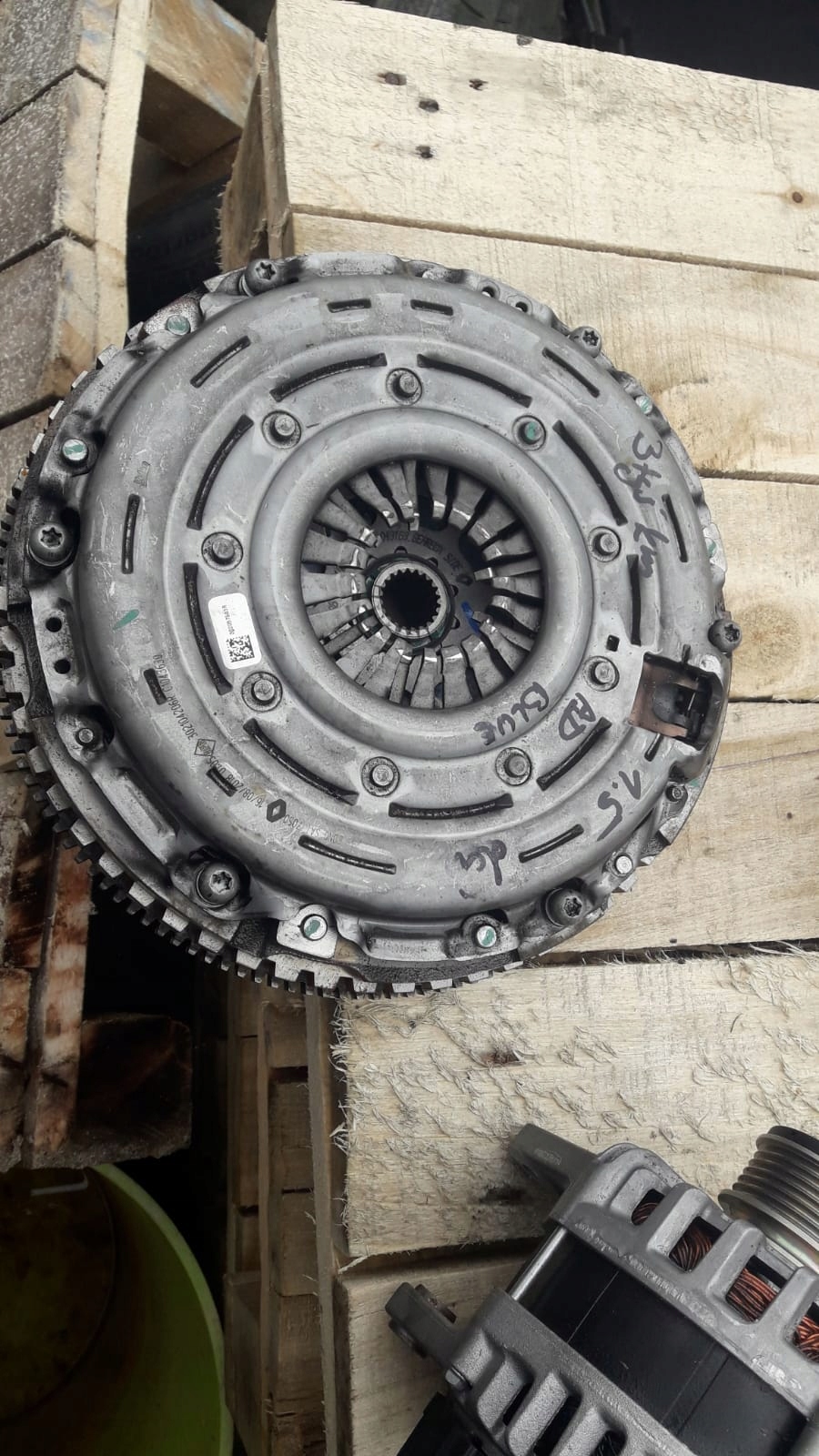 SPRZĘGŁO DWUMAS RENAULT 1,5DCI BLUE 302057503R