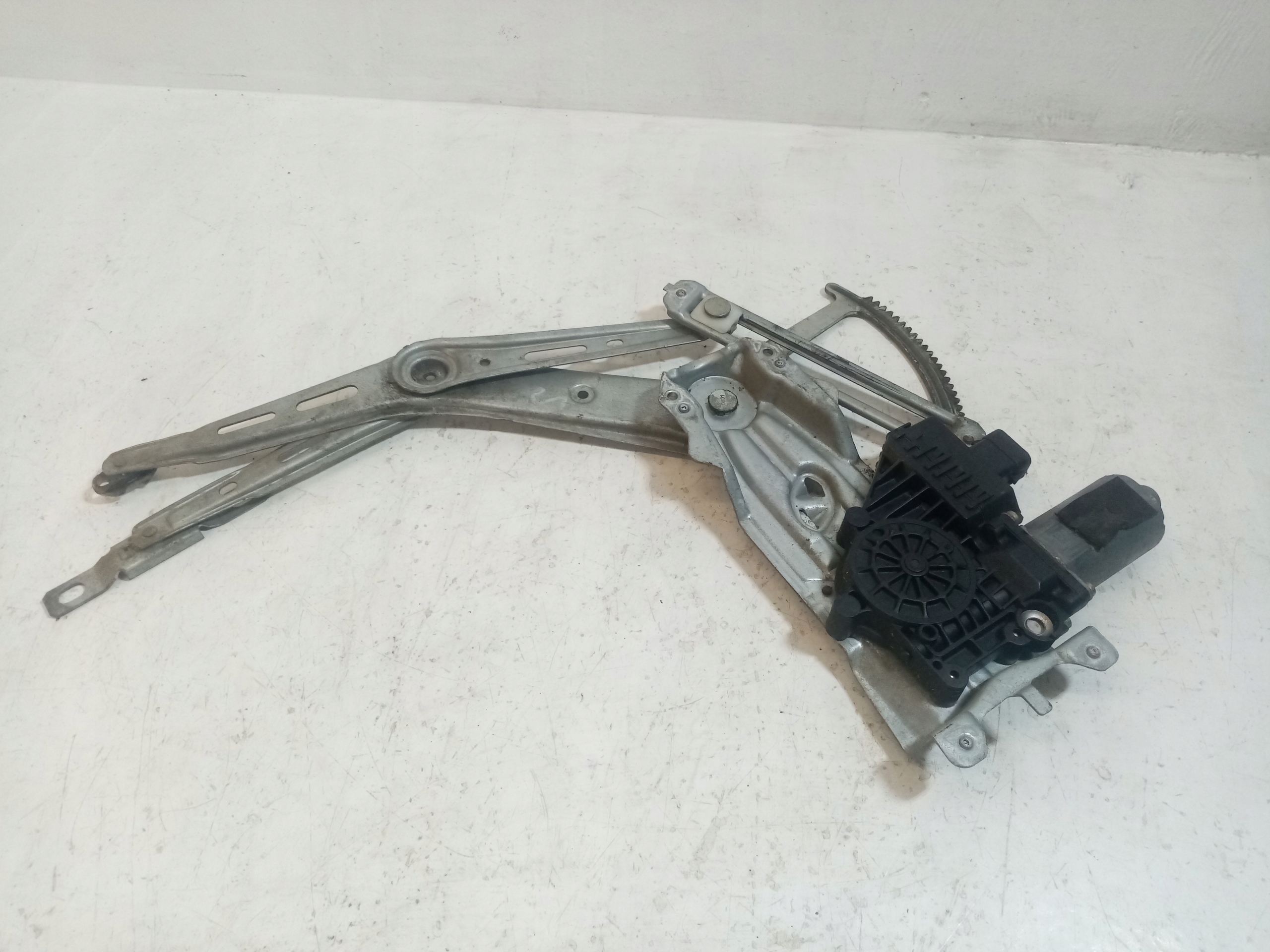 ELE mechanism windows right front OPEL ZAFIRA A 90579572