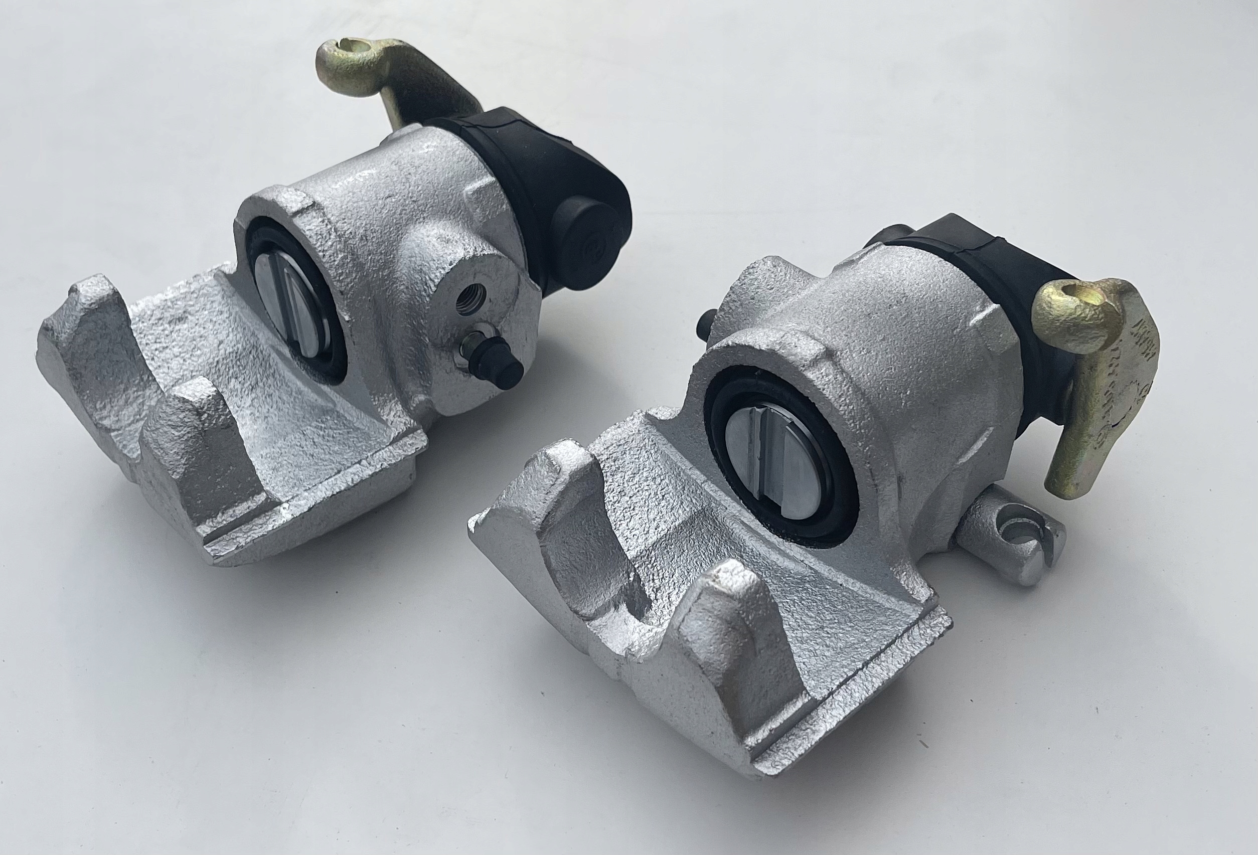 4182500 4182501 - ГАЛЬМІВНИЙ СУПОРТ ЗАДНІЙ FSO FIAT 125P POLONEZ L І P