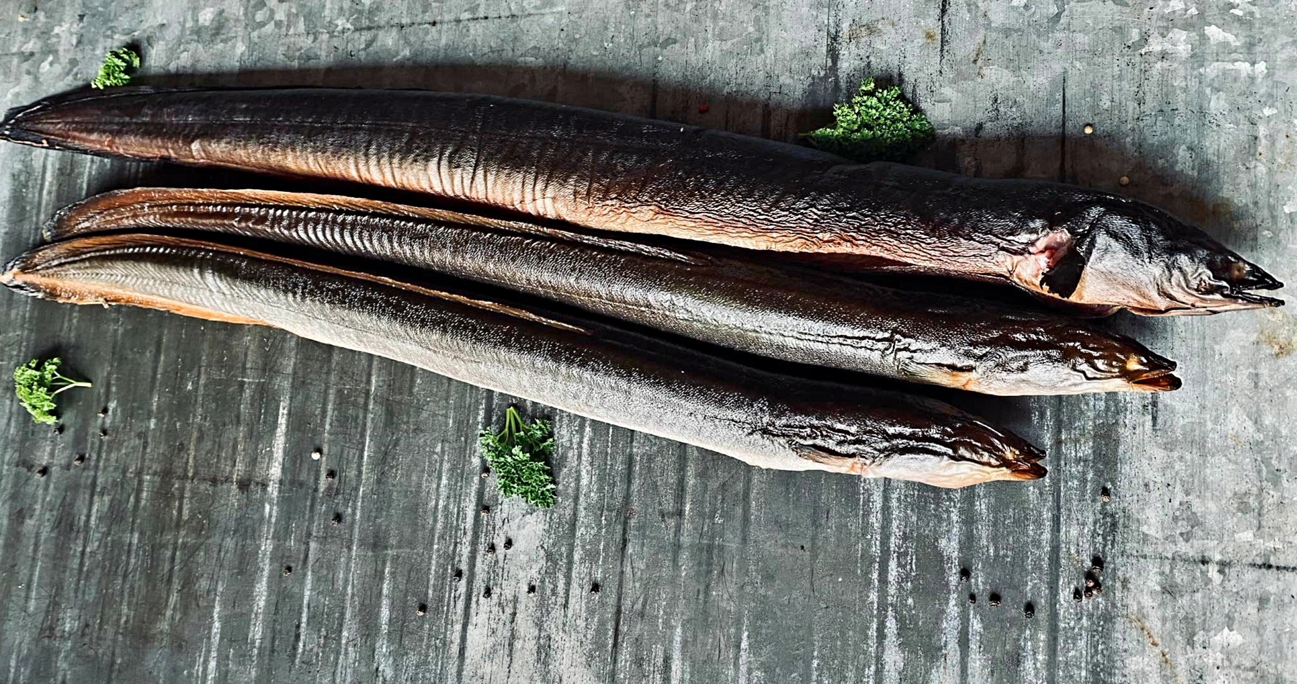 Węgorz wędzony Jantar 1 kg wędzone