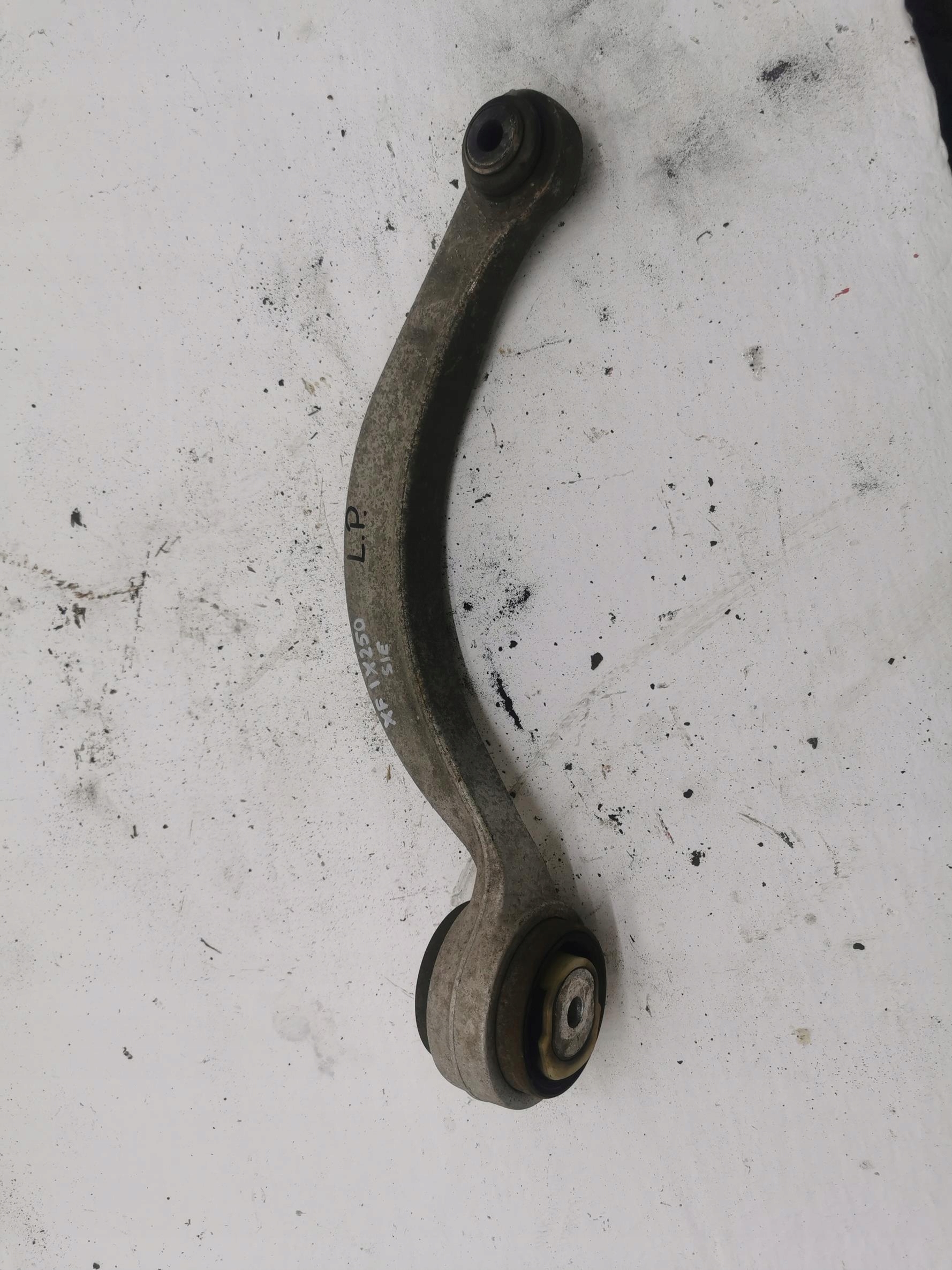 arm left front JAGUAR XF and X250 3.0D V6 275KM