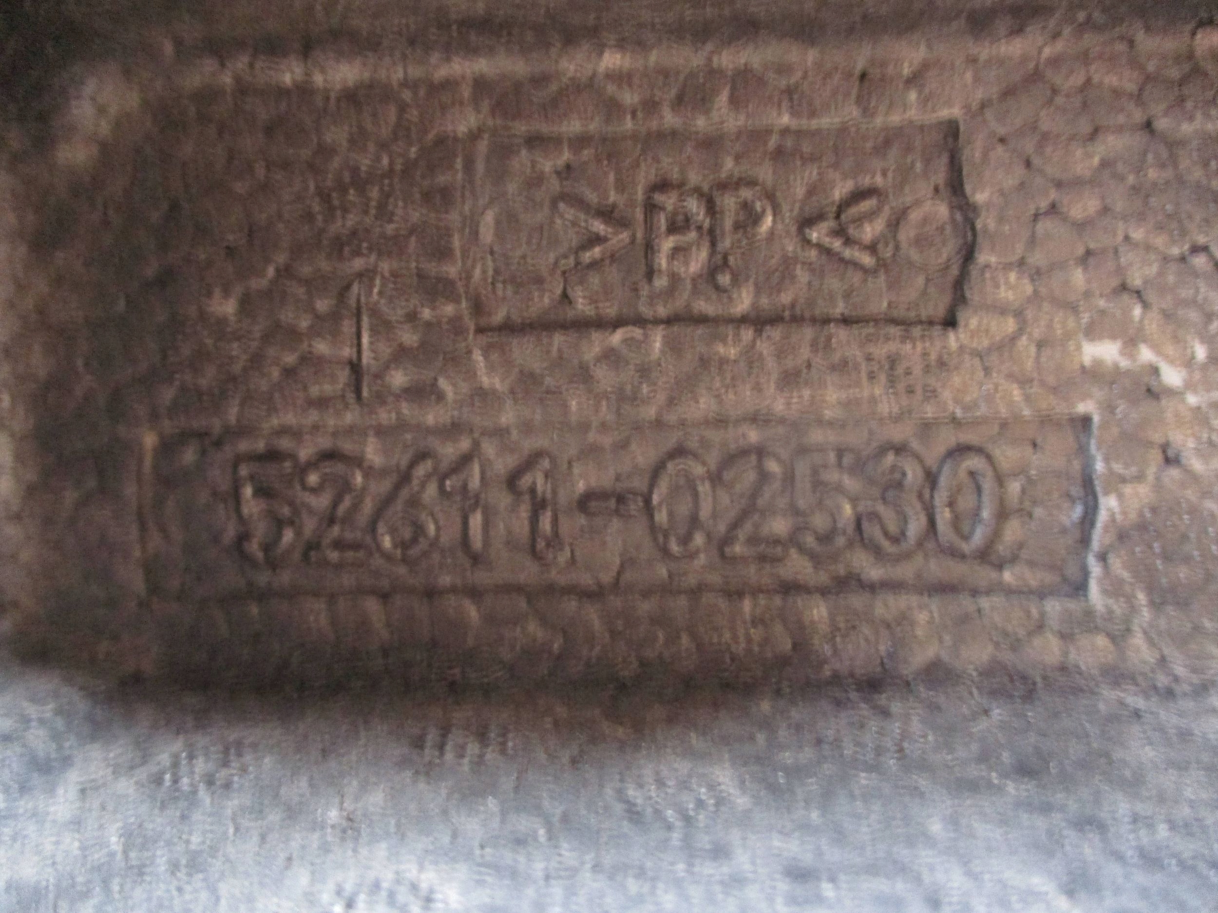 ABSORBER nárazníku předního TOYOTA COROLLA E21 SEDAN