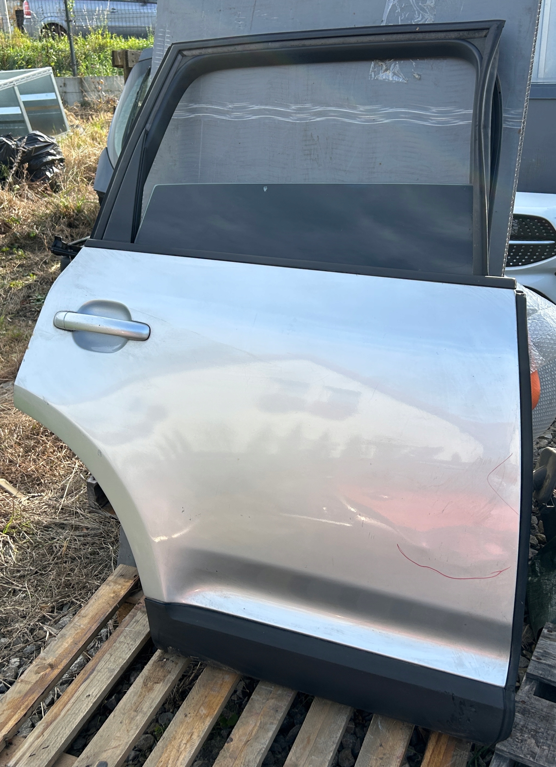 ДВЕРІ ПРАВЕ ЗАД. ЗАДНЄ VW TOUAREG Il