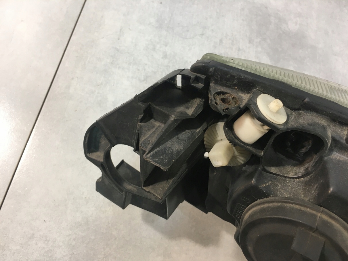 фара левая ALMERA N16 26060BN011 04HCR