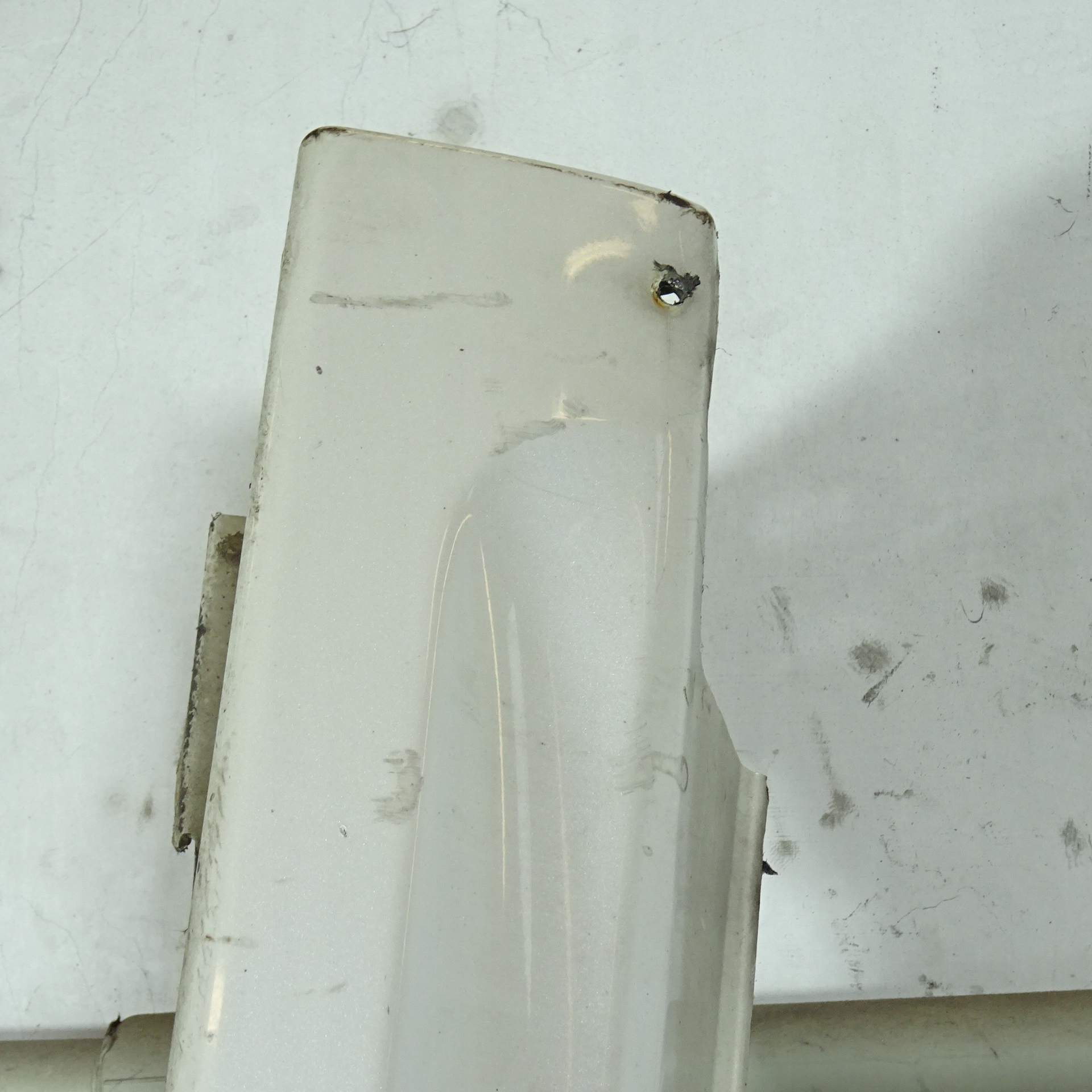 SUBARU LEGACY V sedan moulding threshold left 37J
