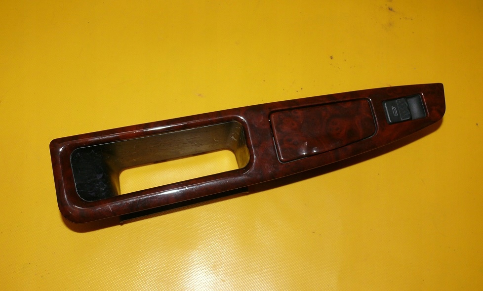UCHWYT fa PANEL SZYB bal far AUDI A8 D2 LIFT