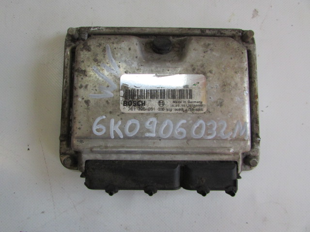 unité de commande électronique uce moteur VOLKSWAGEN POLO 6K0 906 032M