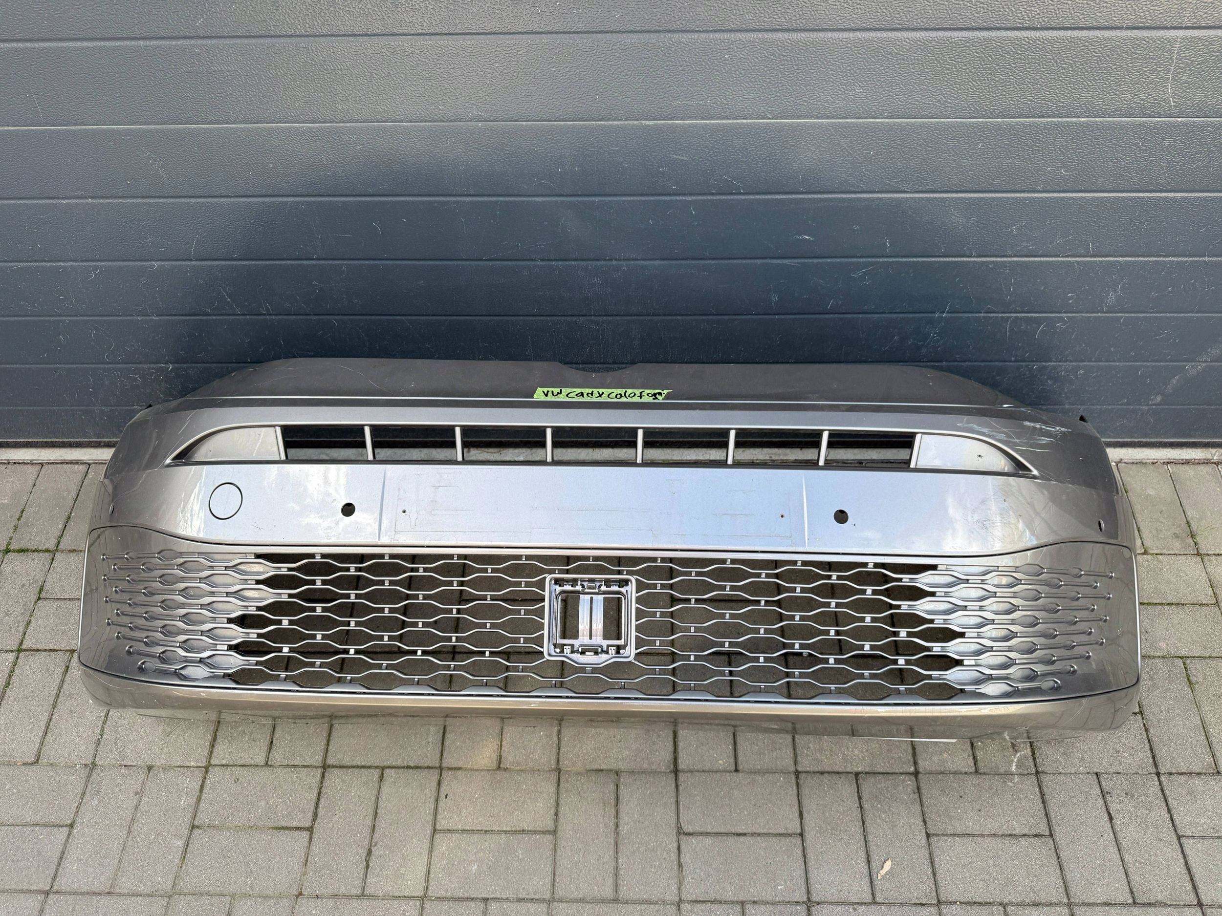 Vw Caddy 2K7 20- lökhárító eleje elsö