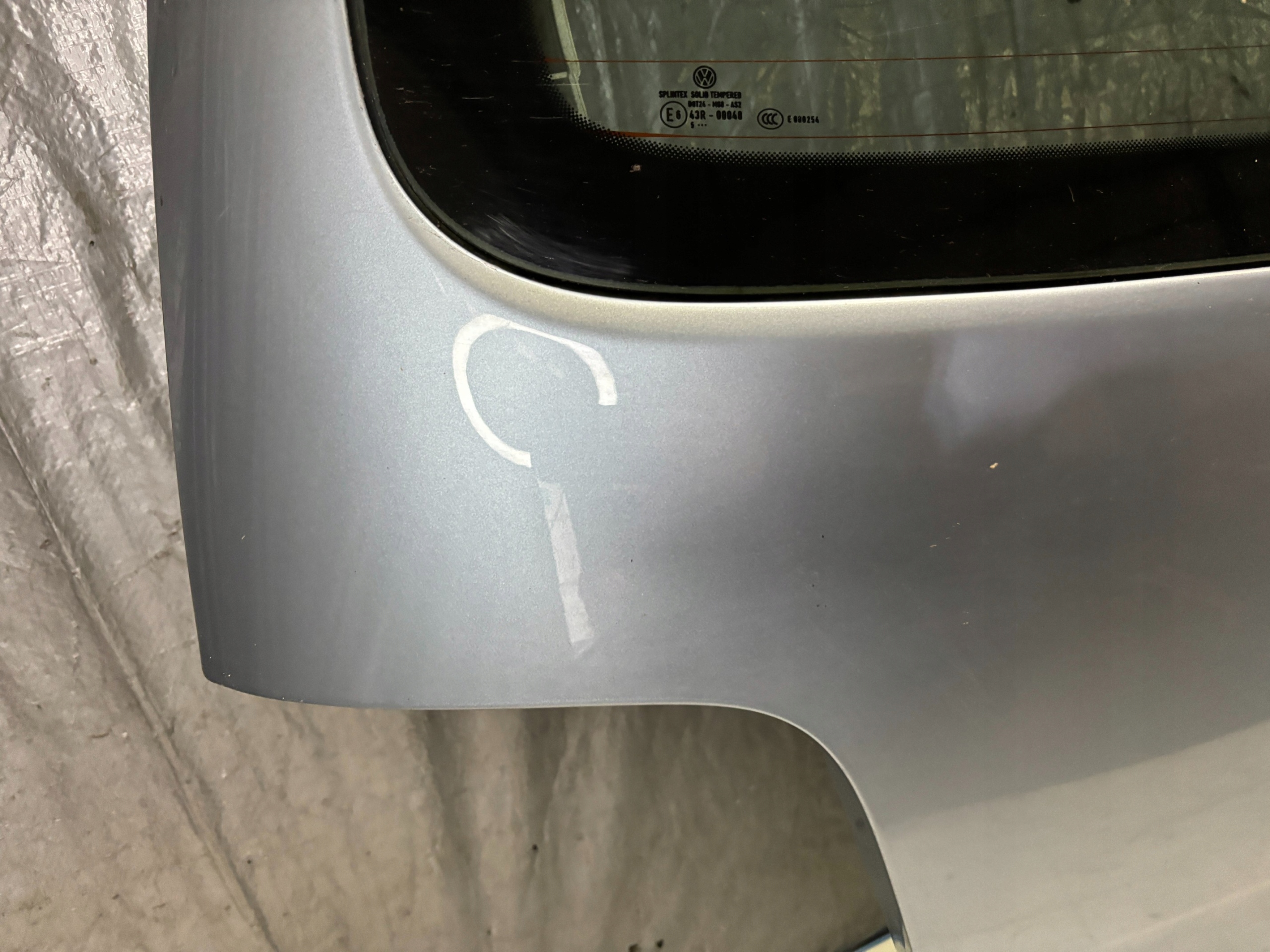 trunk door boot Volkswagen Touran and 1