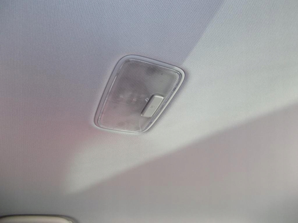 KIA VENGA IX20 LAMPA LAMPKA PODSUFITKI MAŁA 2009- Typ samochodu Samochody osobowe