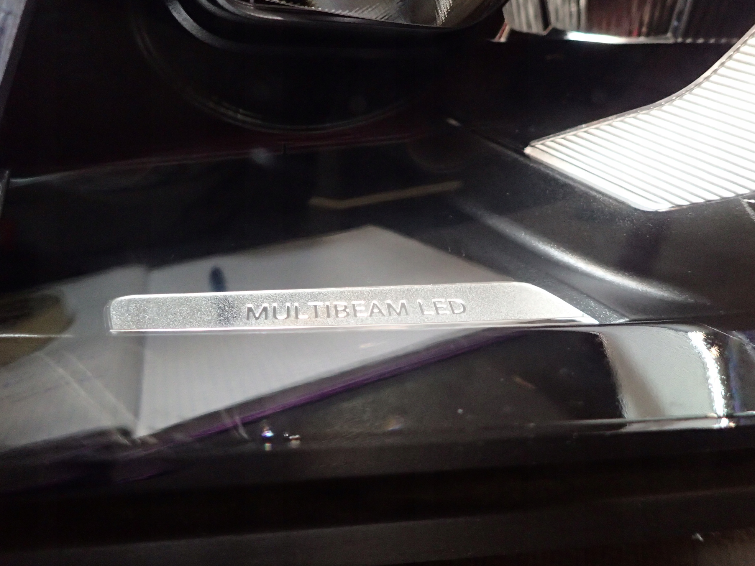 LAMPA PRZÓD PRAWA MERCEDES GLE W167 FULL LED Strona zabudowy prawa