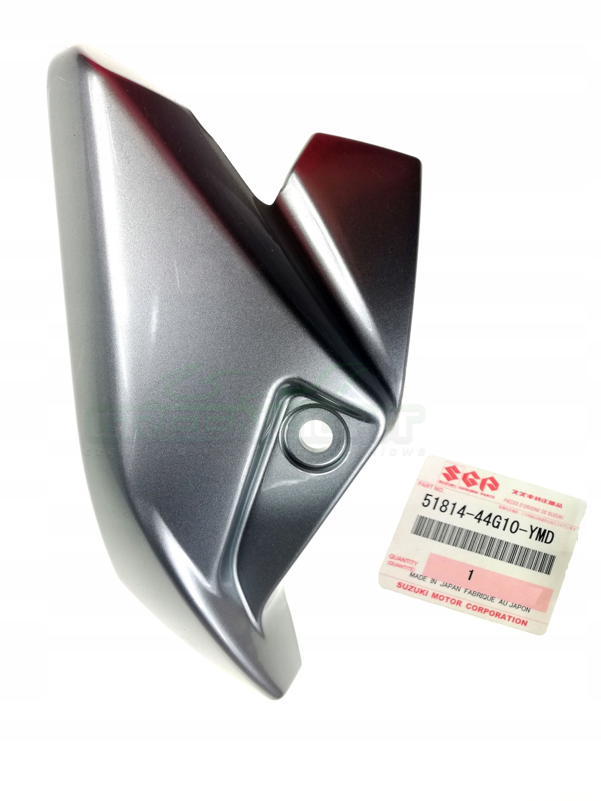 51814-44G10-YMD - ОБТЕКАТЕЛЬ ЛАМПЫ SUZUKI GSR 600 ПРАВЫЙ СЕРЕБРИСТЫЙ