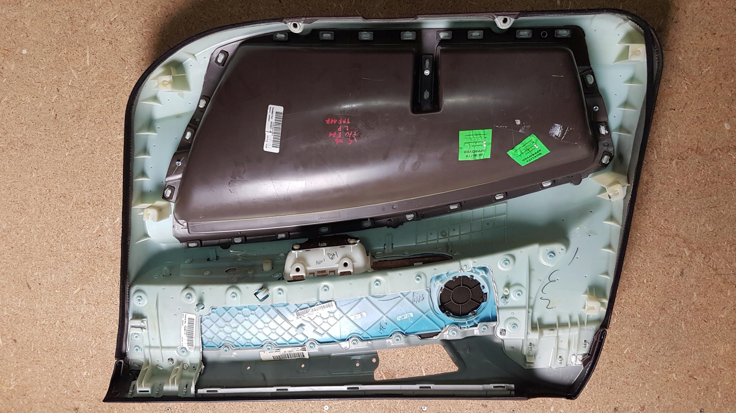 bok tapacír dveře levý předek BMW X6 E71